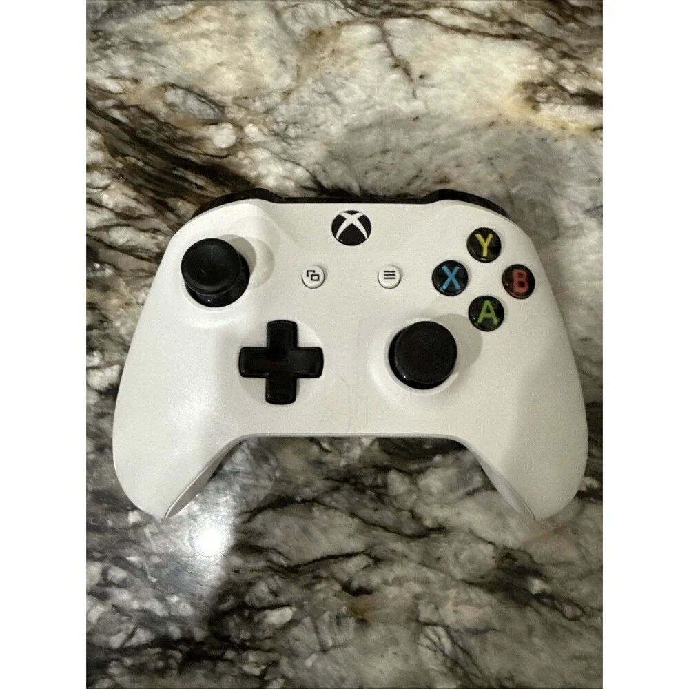 Microsoft Xbox One Wireless Controller White 1708 FOR PARTS ONLY